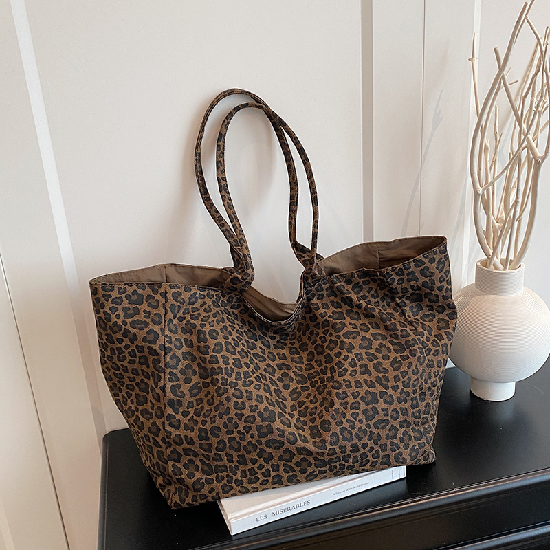 Women Bags Aldo - Sac fourre-tout à motif léopard pour